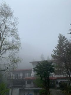 霧の明治温泉